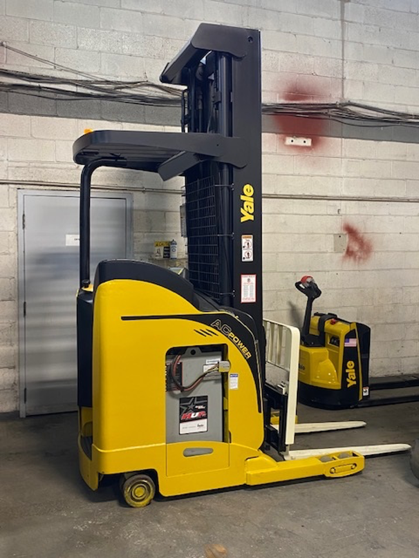 YALE-NDR030EB REACH TRUCK AC POWERED