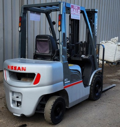 NISSAN UNICARRIERS-MCUGL02F36LV-DECAL KIT PLATINUM